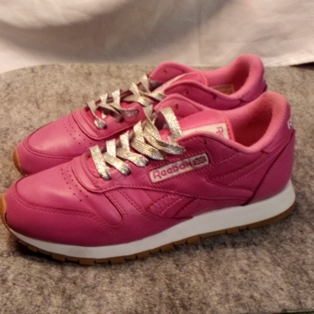 - Pink leather Reebok classic sneakers - Picture 2 of 6